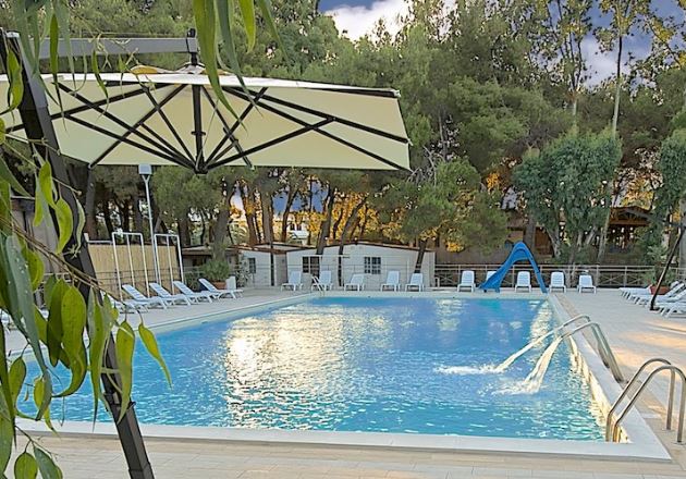 Castroboleto Village